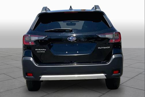 Crystal Black Silica 2023 Subaru Outback Limited