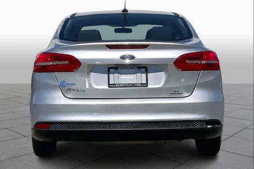 Ingot Silver 2015 Ford Focus SE