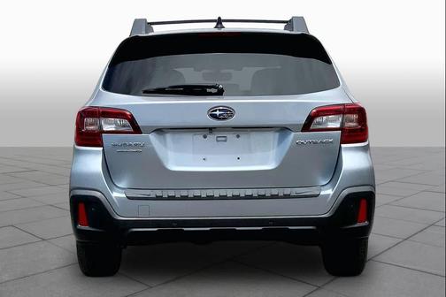 Ice Silver Metallic 2018 Subaru Outback 2.5i Limited