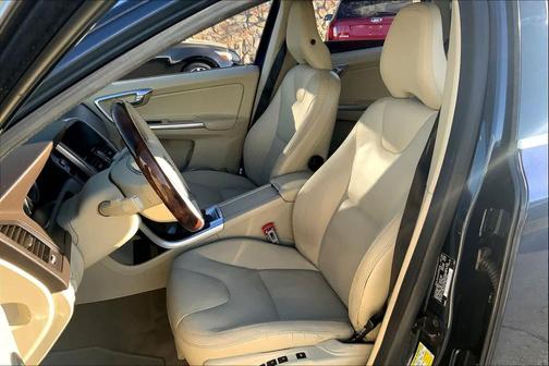 2013 Volvo XC60 3.2 Platinum