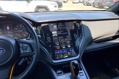 Crystal White Pearl 2024 Subaru Outback Wilderness