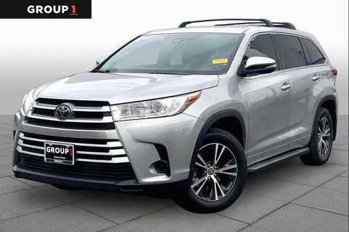 Celestial Silver Metallic 2017 Toyota Highlander LE