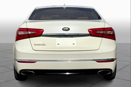 2016 Kia Cadenza 4dr Sdn