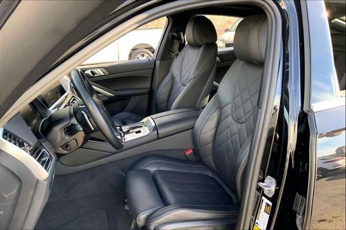2023 BMW X6 xDrive40i