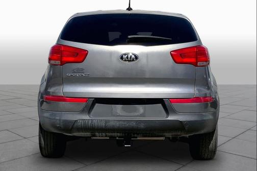 Mineral Silver 2016 Kia Sportage LX