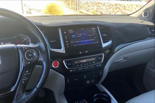 Crystal Black Pearl 2016 Honda Pilot Touring