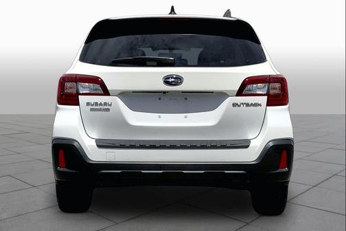 Crystal White Pearl 2018 Subaru Outback 2.5i Premium