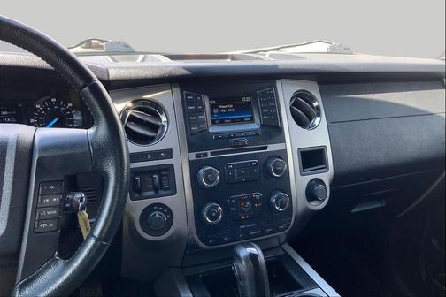 Magnetic 2017 Ford Expedition XLT