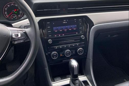 2022 Volkswagen Passat 2.0T SE