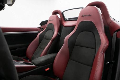 2022 Porsche 718 Spyder Roadster