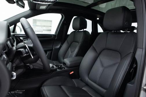 2025 Porsche Macan AWD
