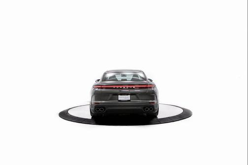 2026 Porsche Panamera 4