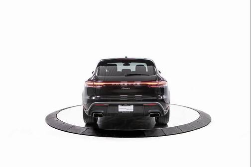2023 Porsche Macan AWD
