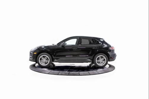 2023 Porsche Macan AWD