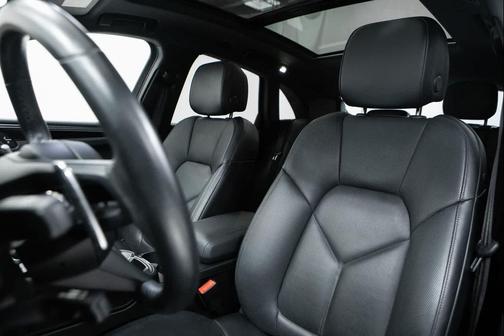 2023 Porsche Macan AWD