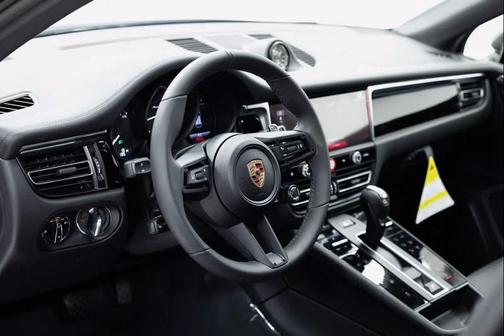 2025 Porsche Macan T