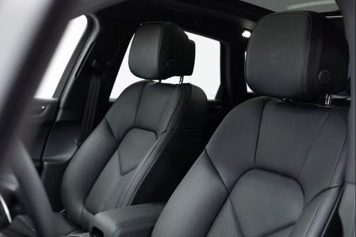 2025 Porsche Macan T