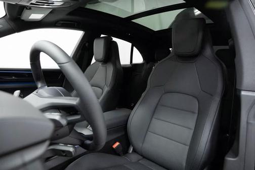 2025 Porsche Macan 4S