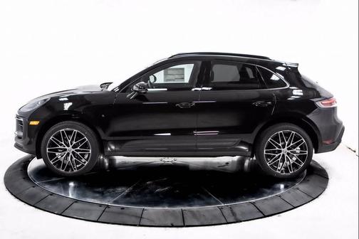 2025 Porsche Macan AWD