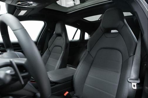 2026 Porsche Panamera RWD