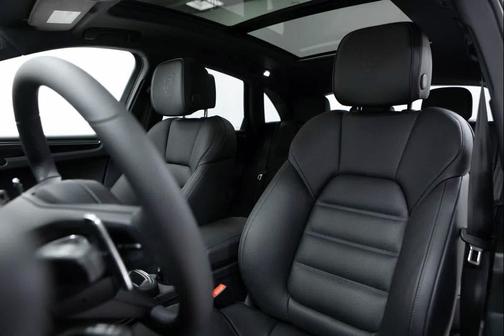 2025 Porsche Macan S