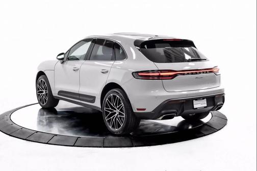 2025 Porsche Macan AWD