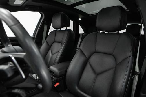 2023 Porsche Macan Macan