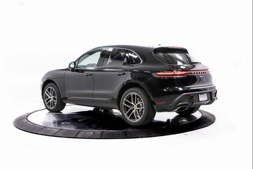 2023 Porsche Macan AWD
