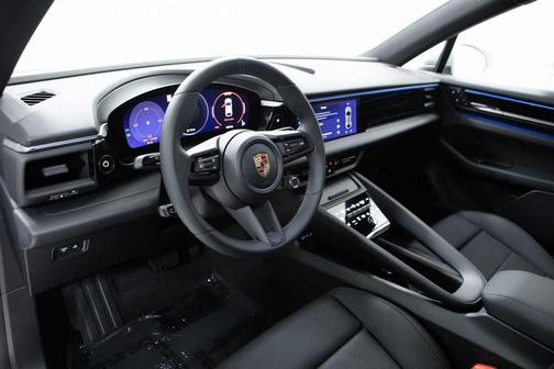 2025 Porsche Macan 4