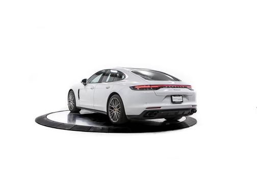 2023 Porsche Panamera 