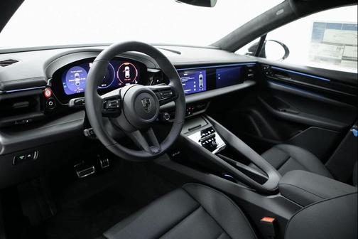 2025 Porsche Macan Turbo