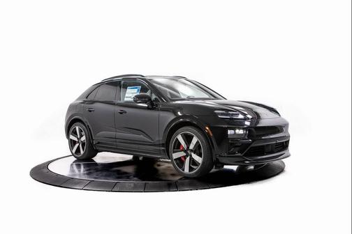 2025 Porsche Macan Turbo