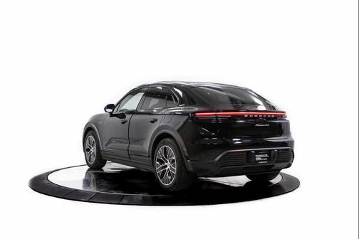 2025 Porsche Macan 4S