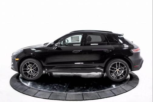 2025 Porsche Macan AWD