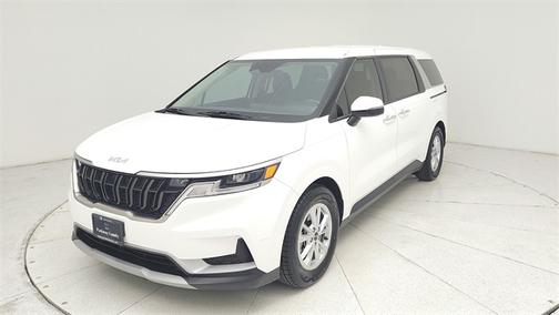 2024 Kia Carnival LX