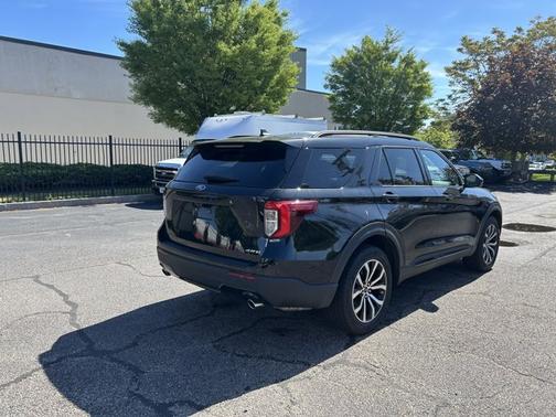2022 Ford Explorer ST-LINE