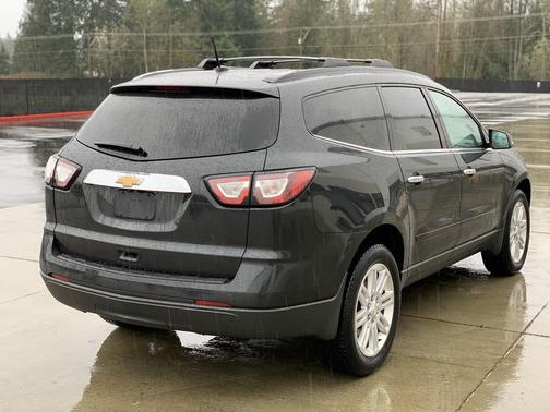 Black Granite Metallic 2013 Chevrolet Traverse 1LT