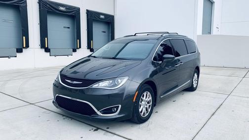 2020 Chrysler Pacifica Touring L