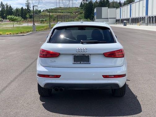 White 2015 Audi Q3 2.0T Premium Plus