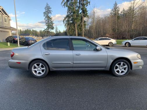 2000 INFINITI I30 Luxury