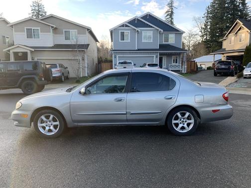 2000 INFINITI I30 Luxury