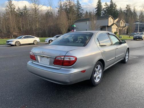 2000 INFINITI I30 Luxury