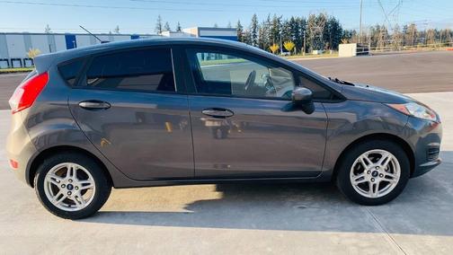Magnetic Metallic 2017 Ford Fiesta SE