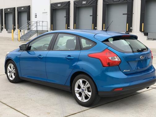 Blue Candy Metallic 2012 Ford Focus SE