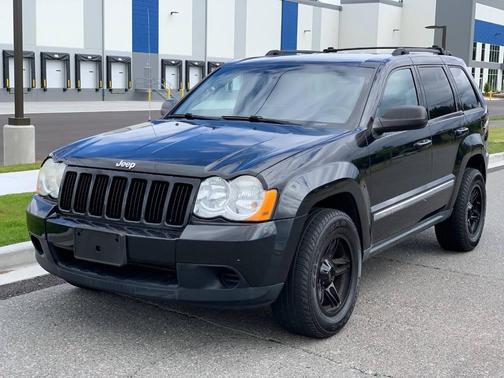 Brilliant Black Crystal Pearlcoat 2010 Jeep Grand Cherokee Laredo