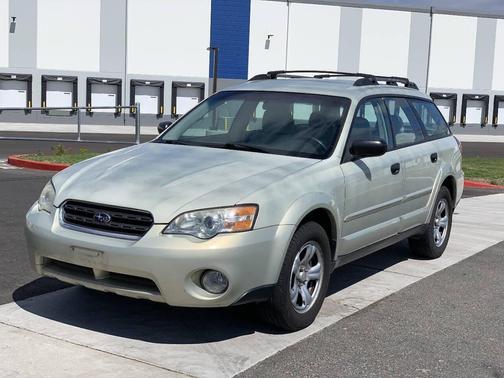 Champagne Gold Opal 2007 Subaru Outback 2.5 i