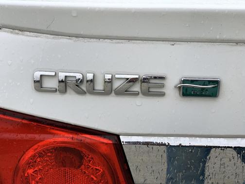 Summit White 2012 Chevrolet Cruze ECO