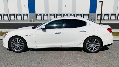Bianco 2015 Maserati Ghibli Base