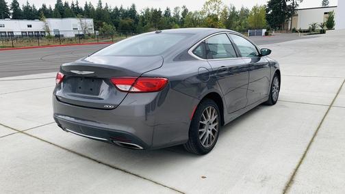 2015 Chrysler 200 Limited