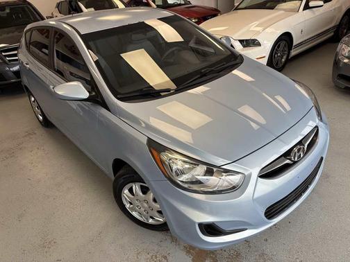2012 Hyundai Accent GS